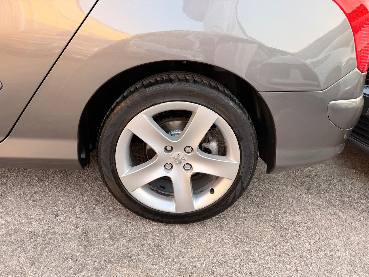 Peugeot 308 1.6 HDi 110CV SW Ciel TETTO