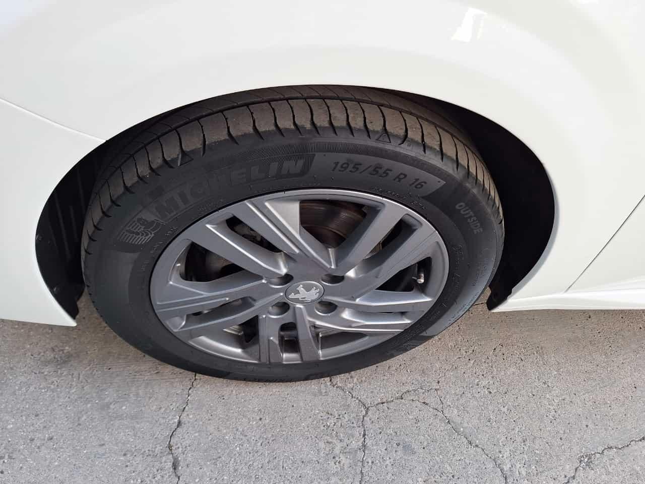 Peugeot 208 PureTech 75 Stop&amp;amp;Start 5 porte Active