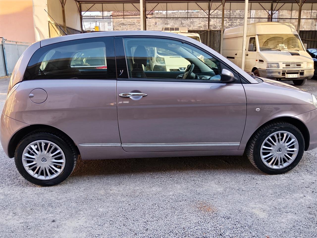 Lancia Ypsilon 1.2 Oro PARI AL NUOVO LEGGI