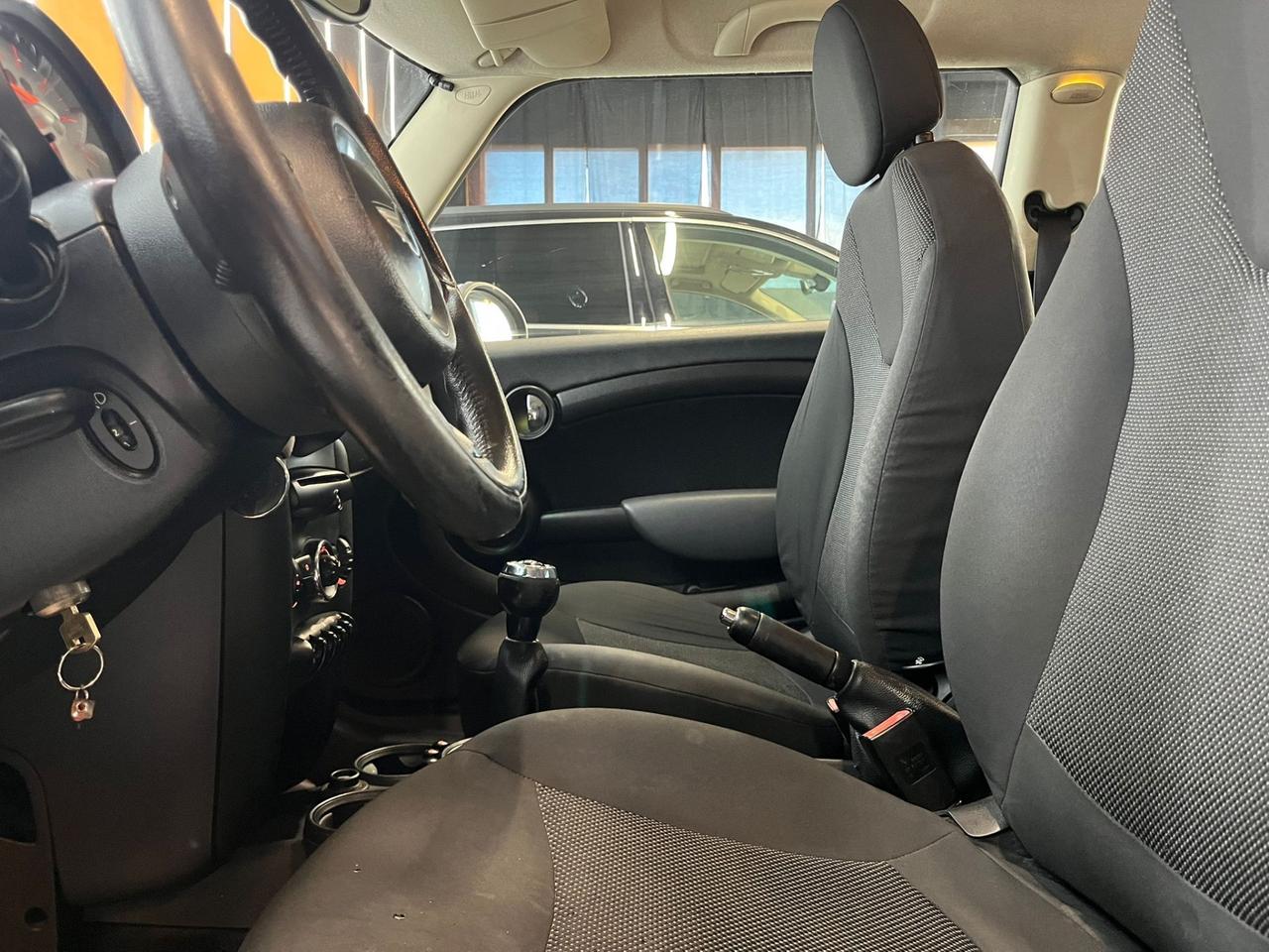 Mini 1.6 16V Cooper D OK NEOPATENTATI