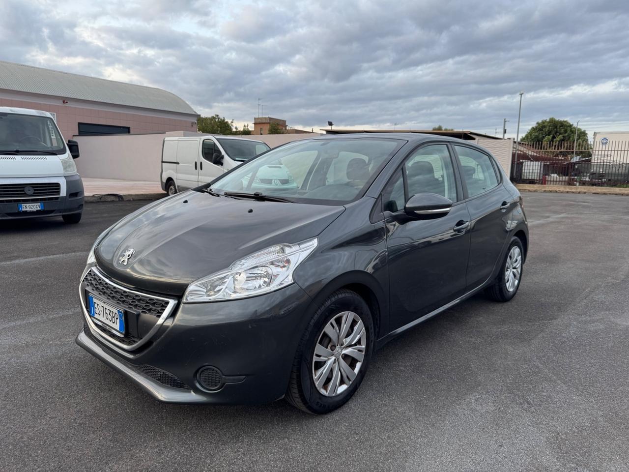 Peugeot 208 1.2 VTi 82 CV 5 porte 70.000km