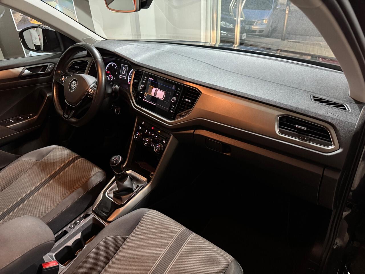 Volkswagen T-Roc 1.6 TDI SCR Business BlueMotion Technology