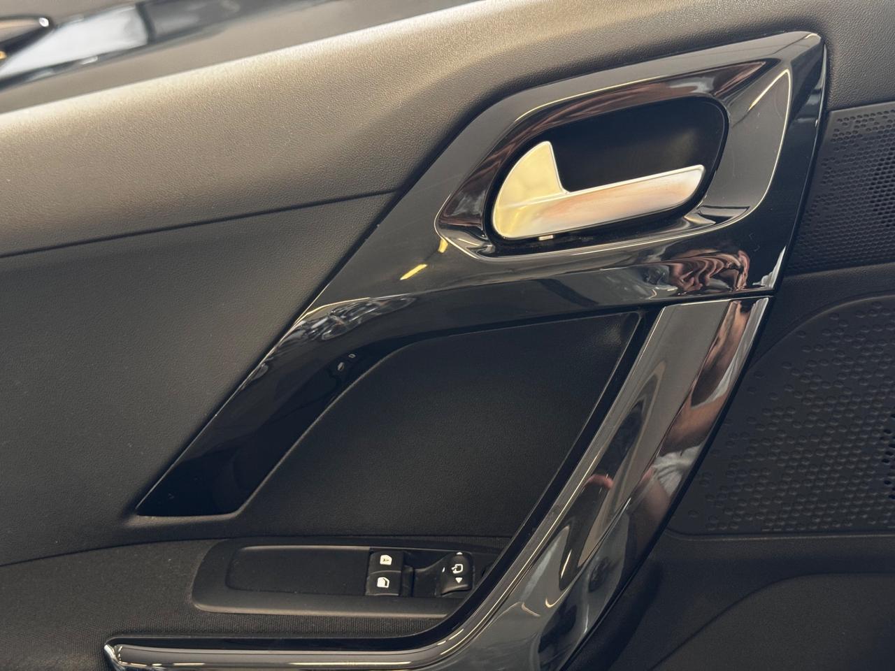 Peugeot 208 BlueHDi 100 S&S 5 porte Signature