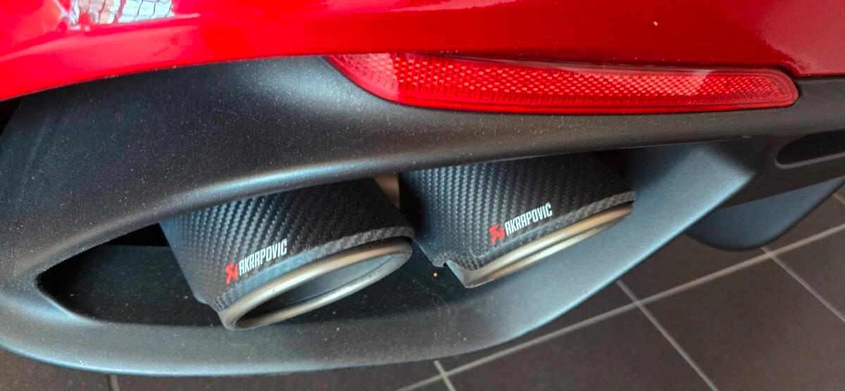 Alfa Romeo Giulia Giulia Quadrifoglio 510cv CCM-HARMAN-AKAPOVICK