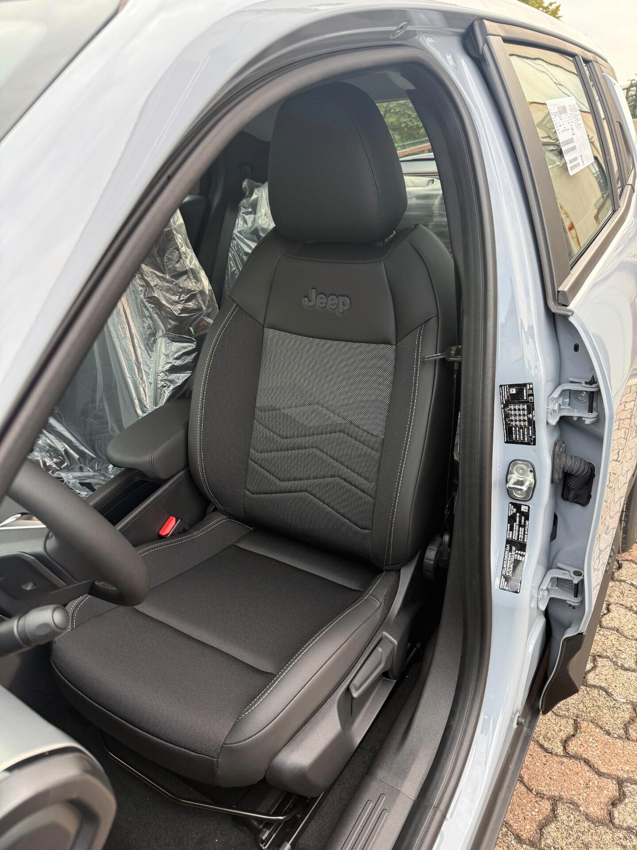 Jeep Avenger 1.2 Turbo 110 CV MHEV Altitude