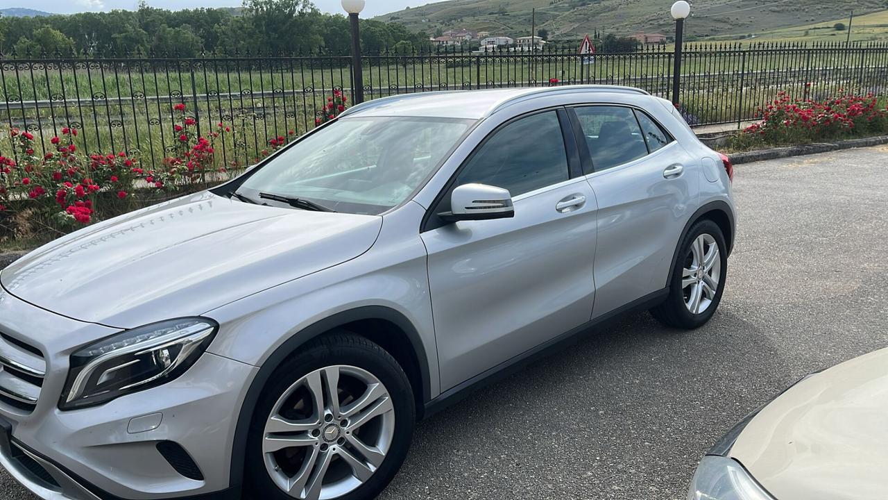 Mercedes-benz GLA 200 MERCEDES BENZ GLA 200 D URBAN