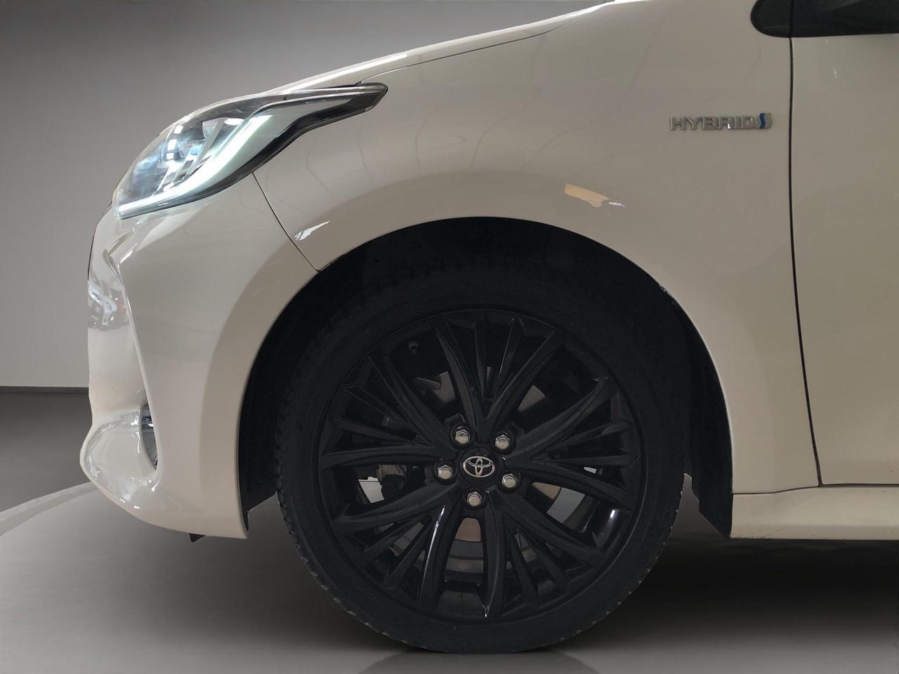 Toyota Yaris 1.5h Lounge