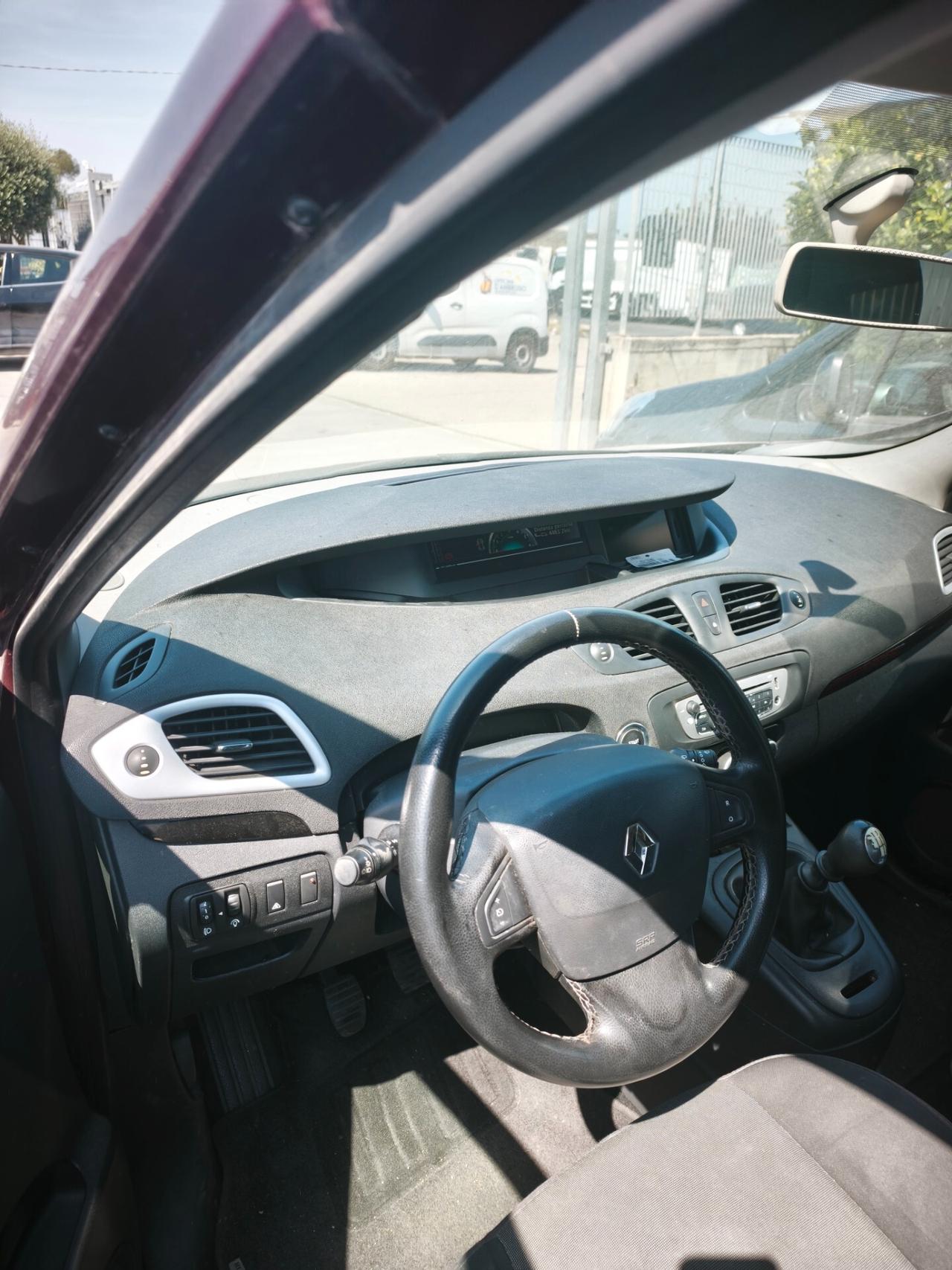 Renault Scenic Scénic XMod 1.5 dCi 110CV problemi al motore Start&Stop Live
