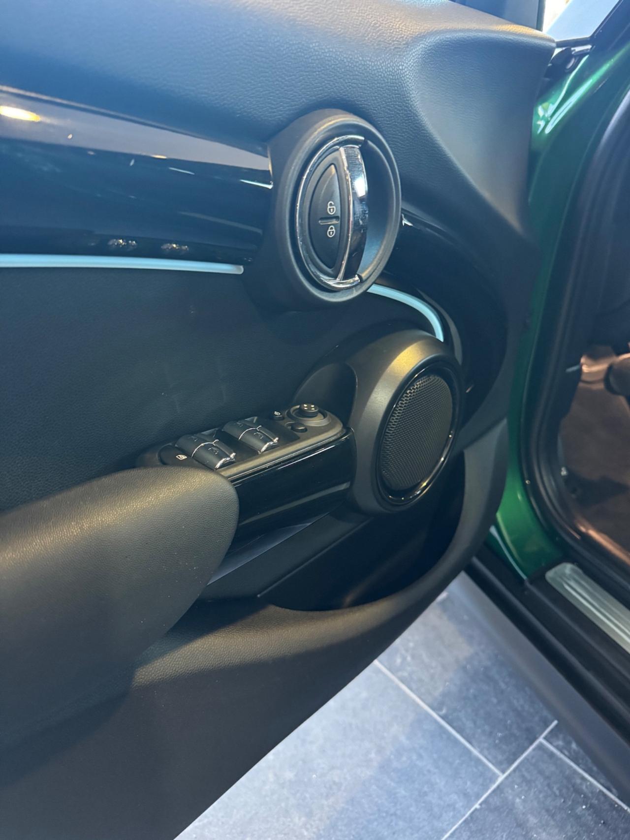 Mini 1.5 Cooper Essential 5 porte