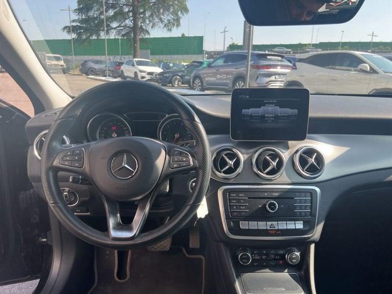 Mercedes-Benz GLA 180 SPORT AUTO