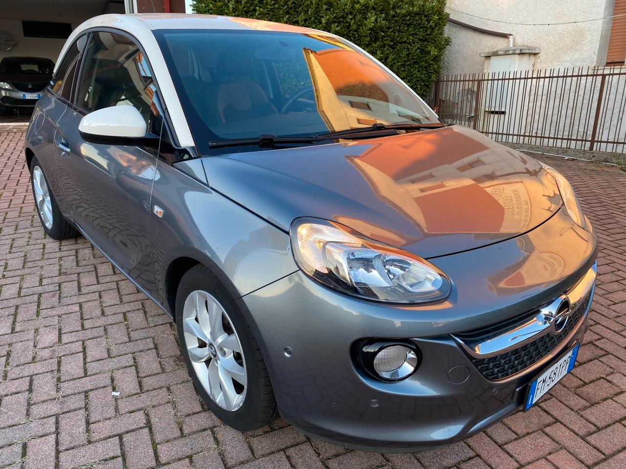 Opel Adam 1.2 70 CV Jam