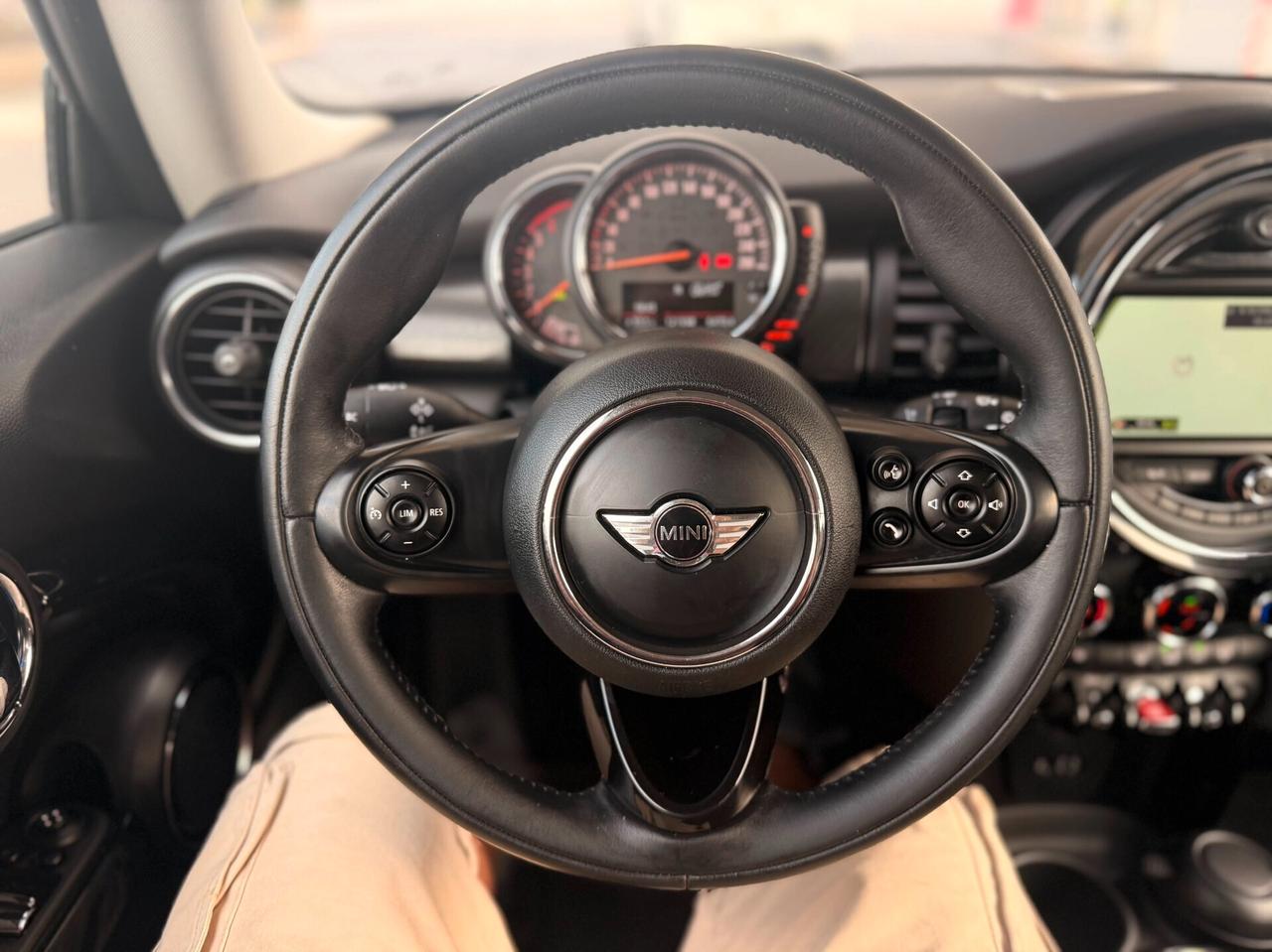 Mini 1.5 Cooper D/PELLE/FULL LED/NAVI/PDC/BELLA