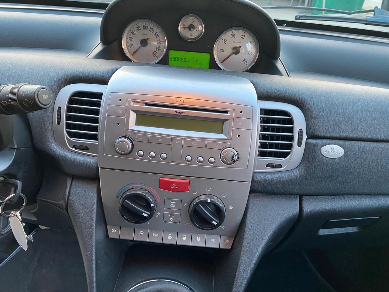 Lancia Ypsilon 1.3 MJT 75 CV restyling full opt 2011