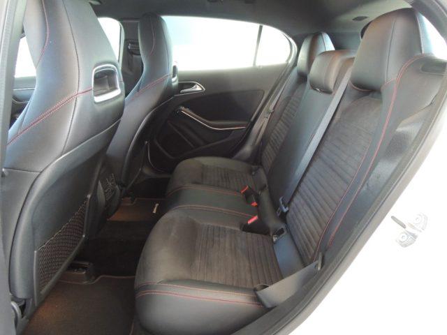 MERCEDES-BENZ GLA 200 d Automatic Premium