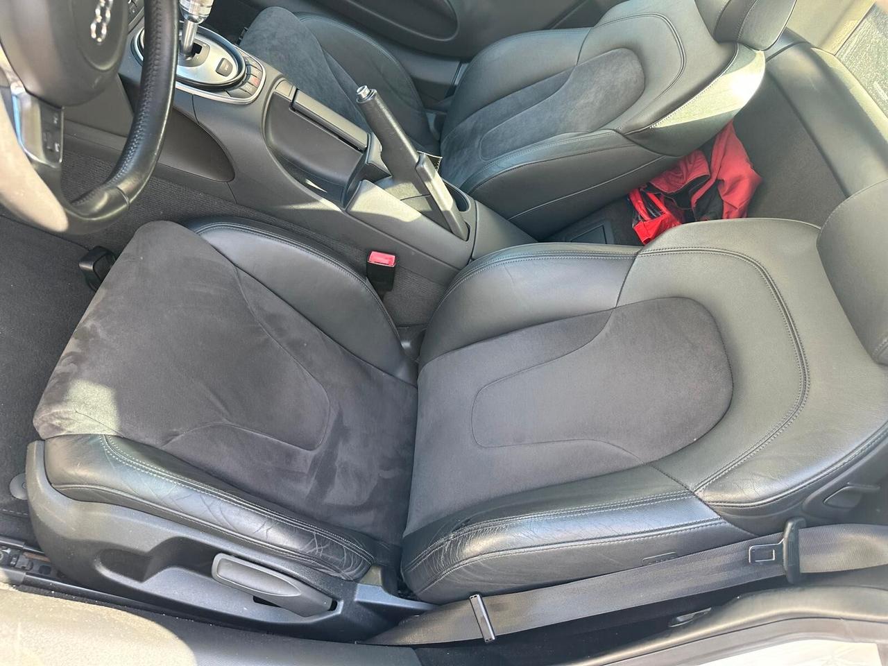 Audi R8 4.2 V8 FSI quattro R tronic