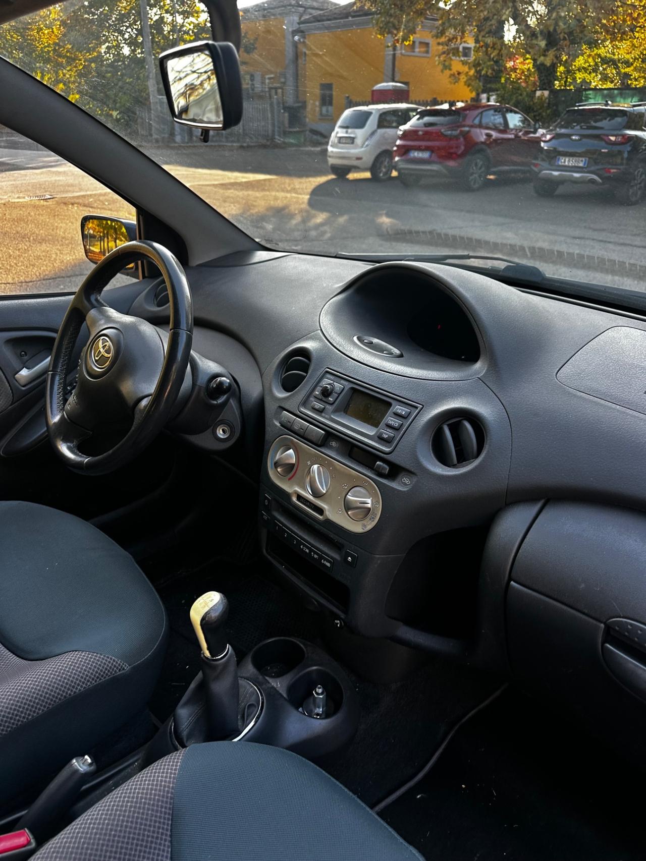 Toyota Yaris 1.0i 16V cat 5 porte Sol GPL