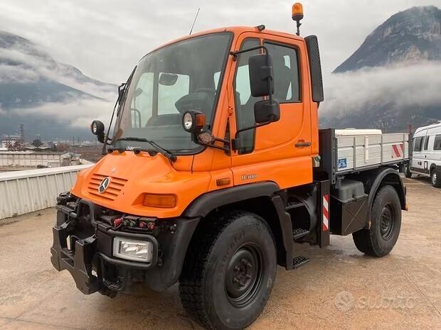 Mercedes-benz unimog u 300 4X4