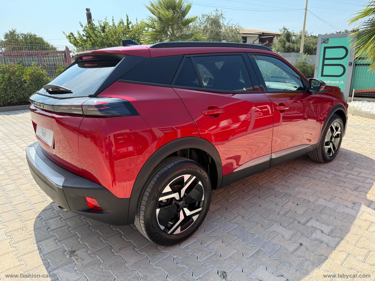 PEUGEOT 2008 PureTech 100 S&S Allure