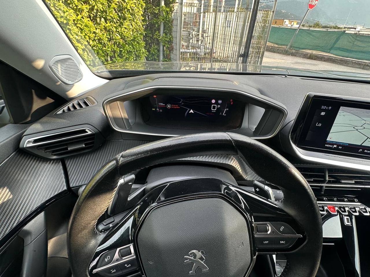 Peugeot 2008 BlueHDi 1.5HDI 130 S&S EAT8 Allure 2021 COCKPIT
