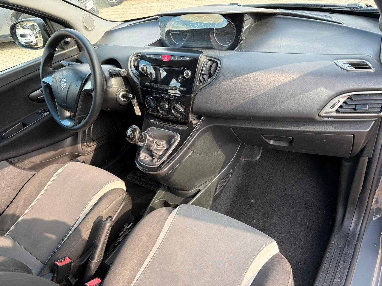 Lancia Ypsilon 1.2 69 CV 5 porte GPL Ecochic Gold