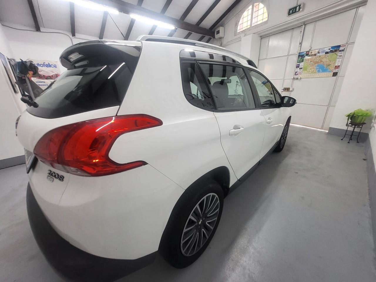 Peugeot 2008 1.6 e-HDi 92 CV Stop&Start Urban Cross