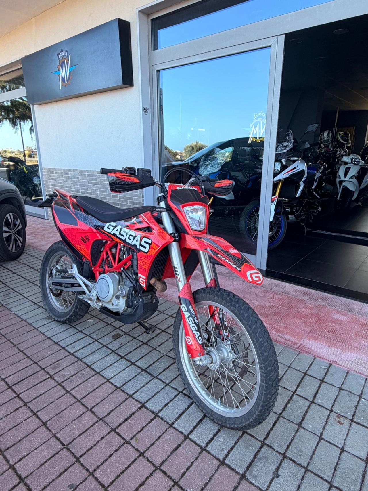 Gas ES 700