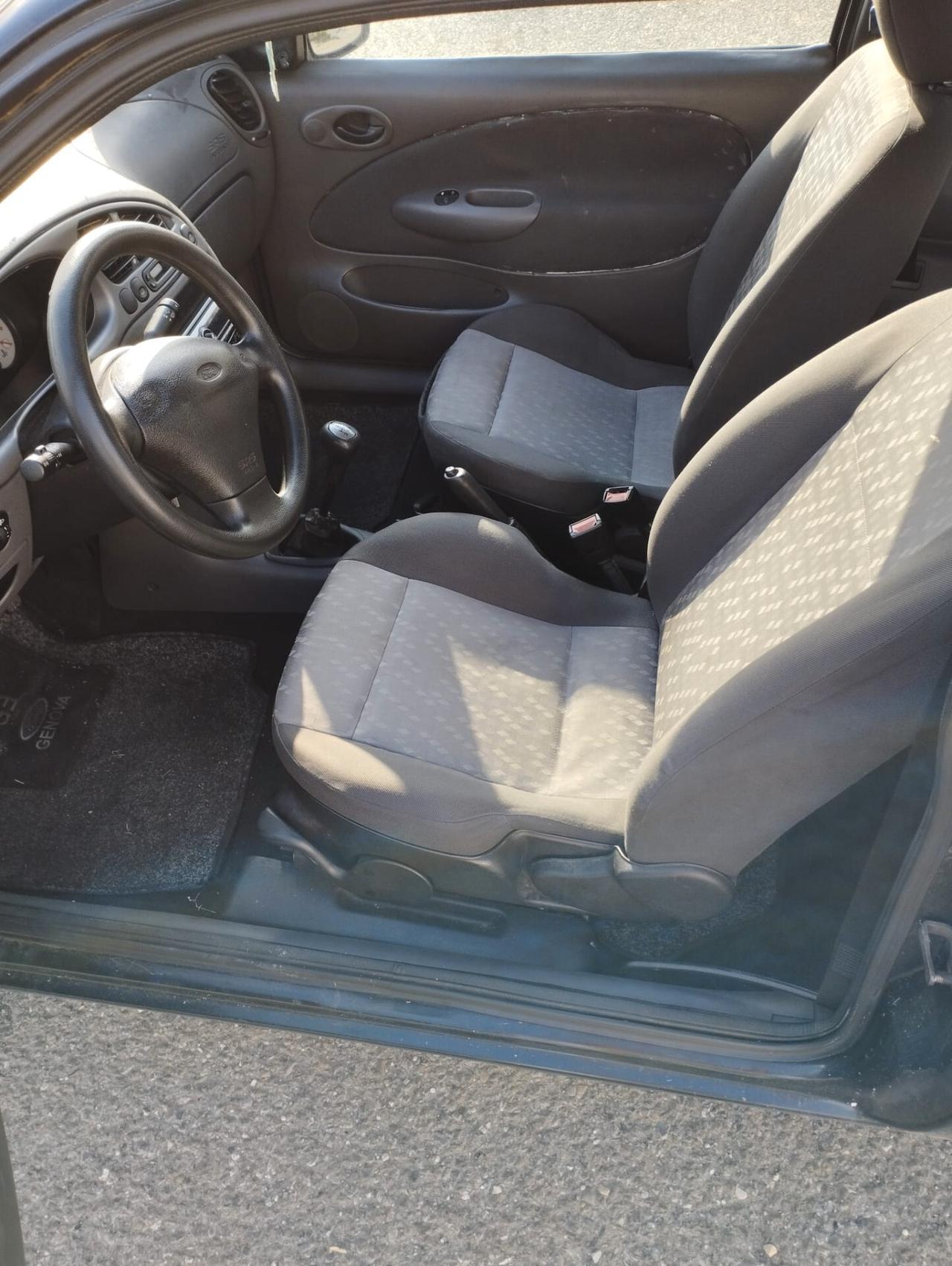 Ford Fiesta 1.2i 16V cat 3 porte Ghia