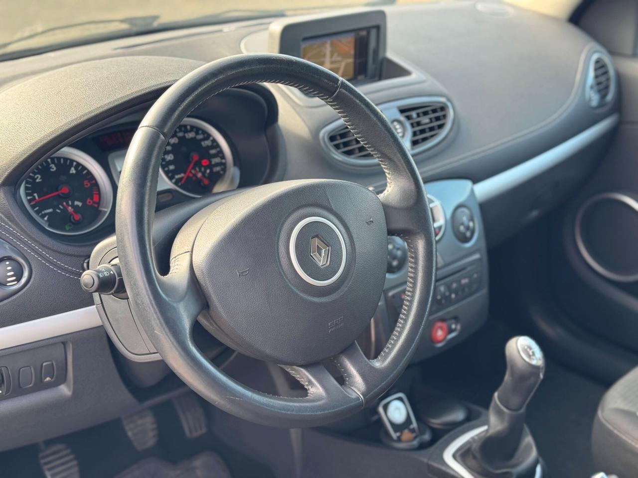 Renault Clio 1.5 dCi 75CV 5 p Dynamique - 2011