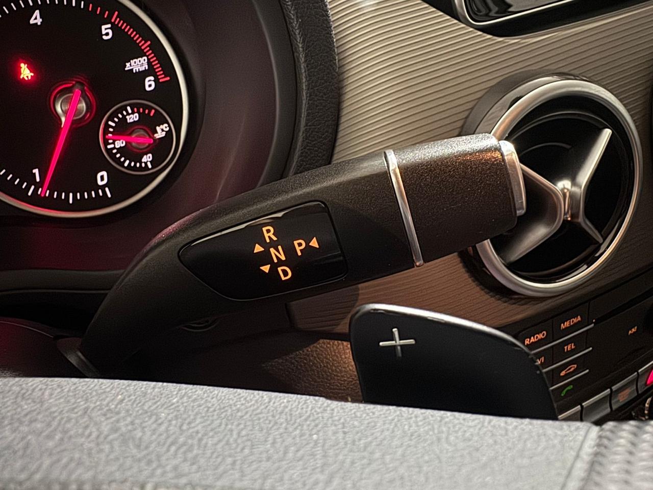 Mercedes-benz B 180 B 180 d Automatic Premium