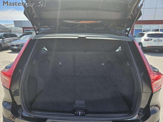 VOLVO XC40 2.0 d3 SUV D3 150cv BUSINESS - FV529SV