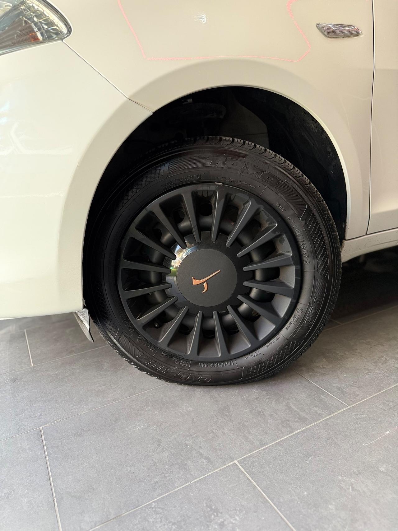 Lancia Ypsilon 0.9 TwinAir 85 cv Ecochic Gold 12/2014