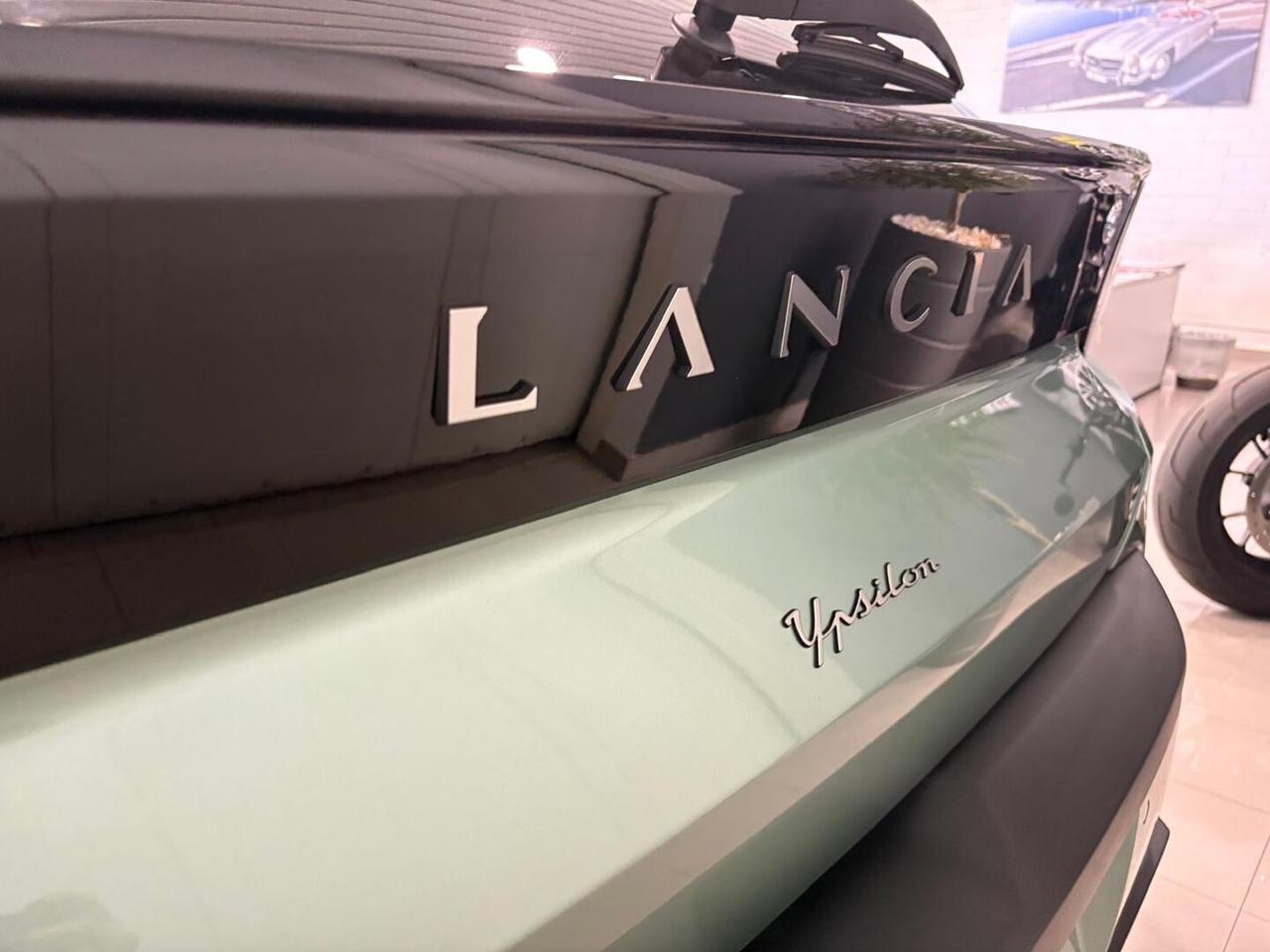 Lancia Ypsilon 1.2 mhev 110cv e-dct