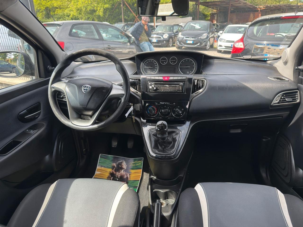 Lancia Ypsilon 1.2 69 CV 5 porte 30th Anniversary