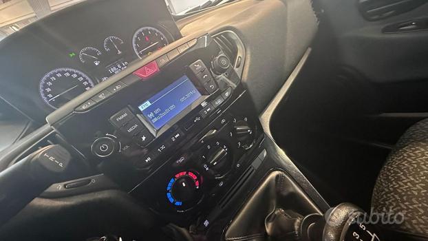LANCIA Ypsilon 1.2 69 CV 5 porte Elefantino Blu"