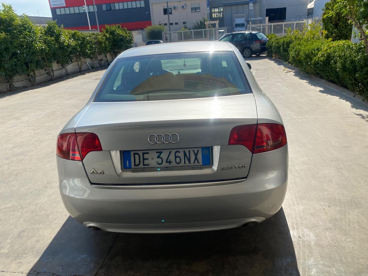 Audi A4 2.0 TDI S LINE