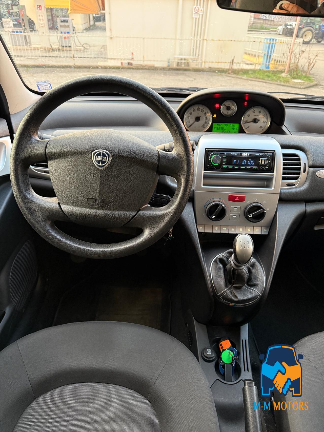 Lancia Ypsilon 3 Porte Ypsilon 1.2 8v Unyca