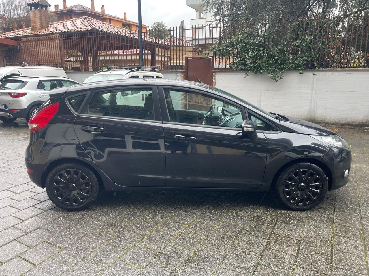 Ford Fiesta 1.4 16V 5p. Bz.- GPL Titanium Bs.