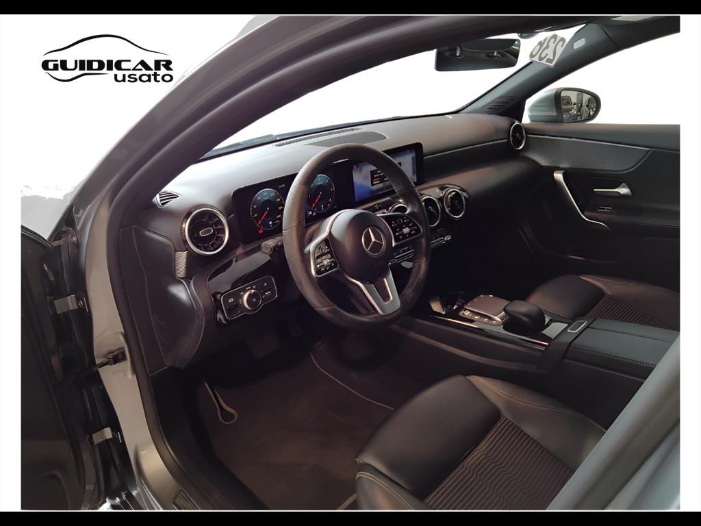 Mercedes-Benz Classe A - W177 2018 - A 180 d Sport auto