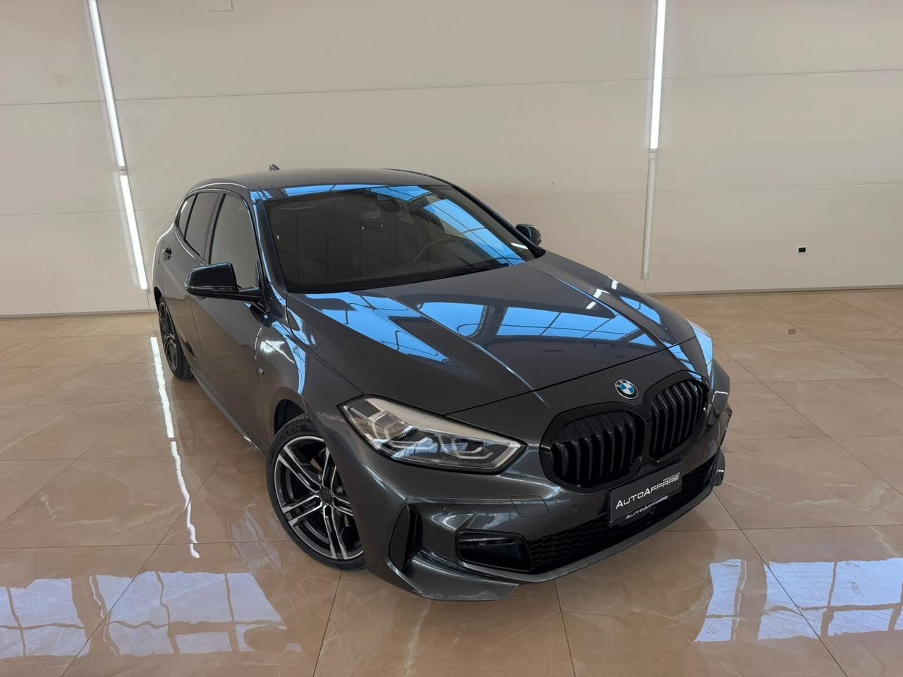 Bmw 118 118d 5p. Msport