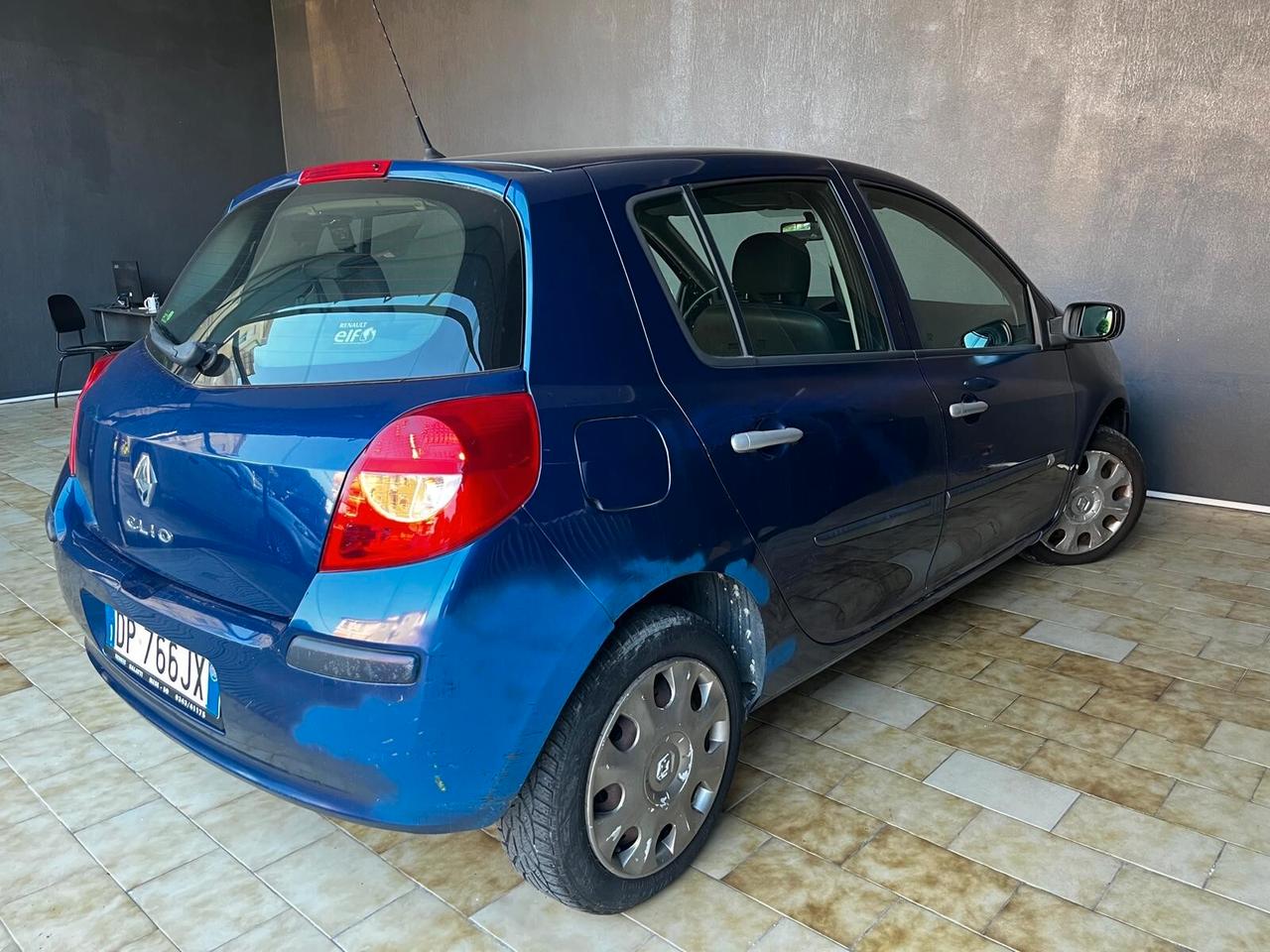 Renault Clio 1.2 16V 5 porte Le Iene 75 CV 55 KW revisione 07/2026