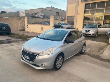 Peugeot 208 1.2 BENZINA NEOPATENTATI 110 MILA KM