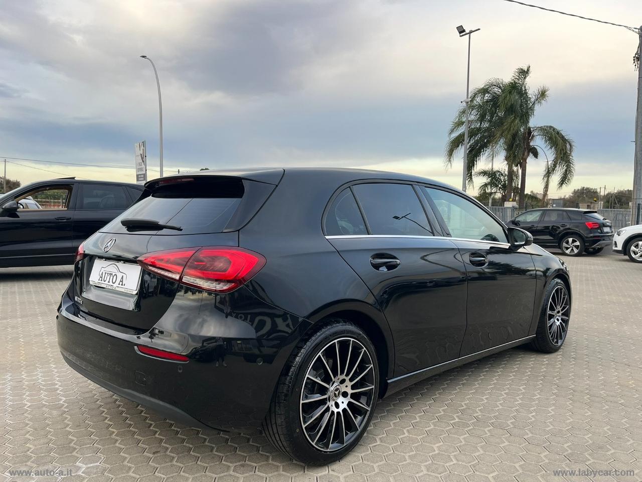 MERCEDES-BENZ A 180 d Automatic Business