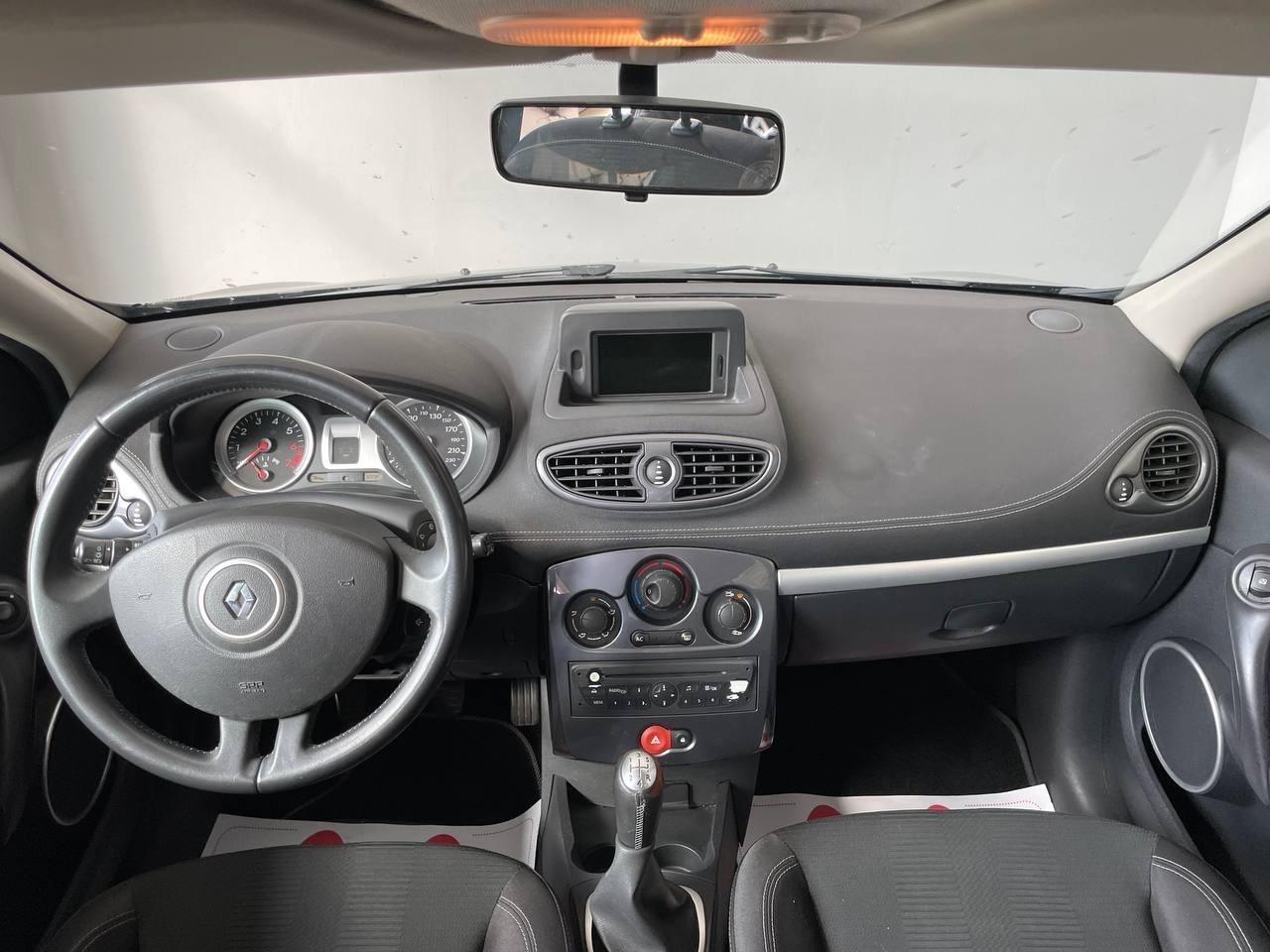 Renault Clio Euro 5 - Carrozzeria Grandinata