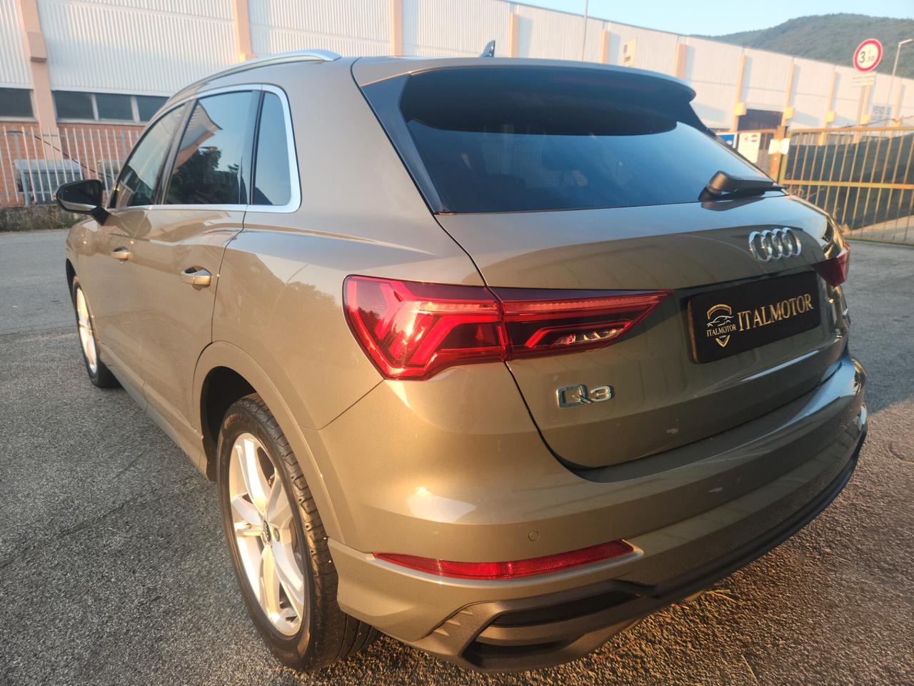 Audi Q3 35 2.0 TDI S LINE EDITION QUATTRO S TRONIC