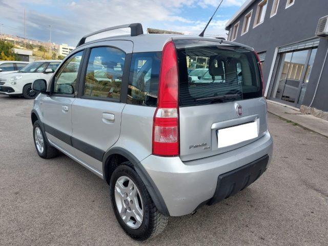 FIAT Panda 1.3 MJT 16V DPF 4x4 Climbing