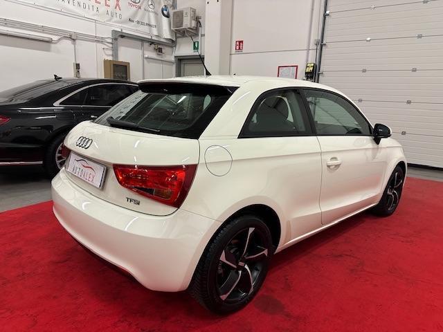 AUDI - A1 1.2 tfsi Attraction c/clima