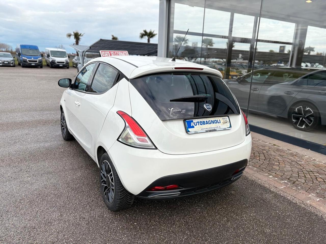 Lancia Ypsilon MOMODESIGN 1.3 MJT 16V 95 CV 5 p. UNICO PR.