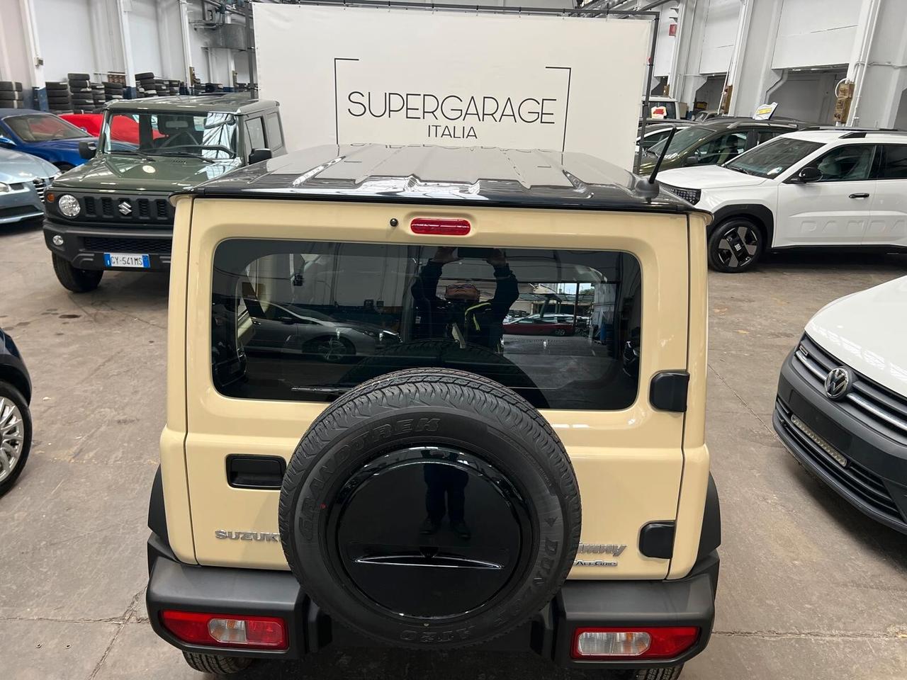Suzuki Jimny 1.5 5MT 4 POSTI 4X4