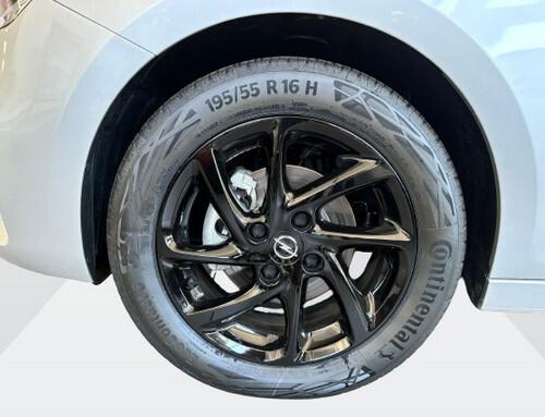 Opel Corsa 1.2 Design & Tech