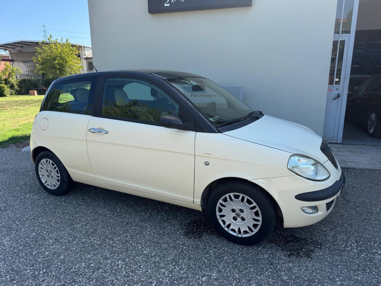 Lancia Ypsilon 1.4 Oro Giallo